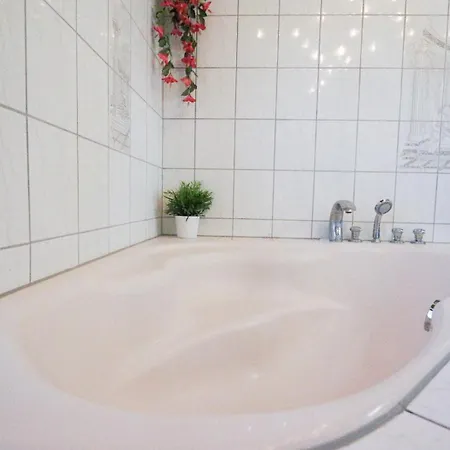 Poolaris - Modernes Mit Whirlpool