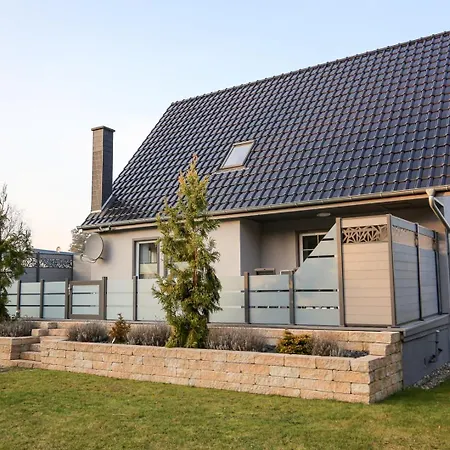Semesterbostad Poolaris - Modernes Mit Whirlpool