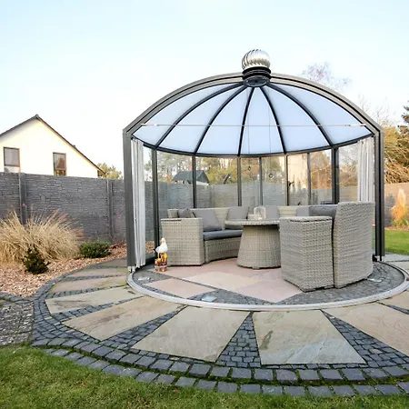 Semesterbostad Poolaris - Modernes Mit Whirlpool